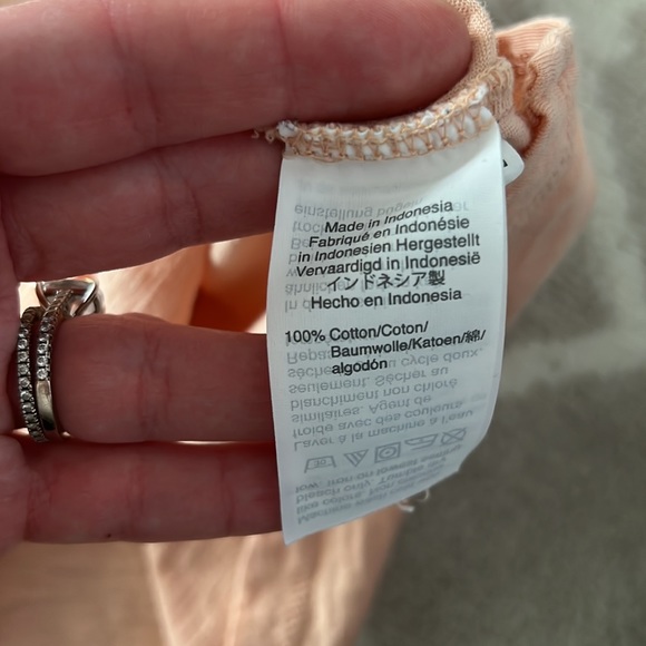 Madewell Whisper Cotton V-Neck Tee - Picture 4 of 5